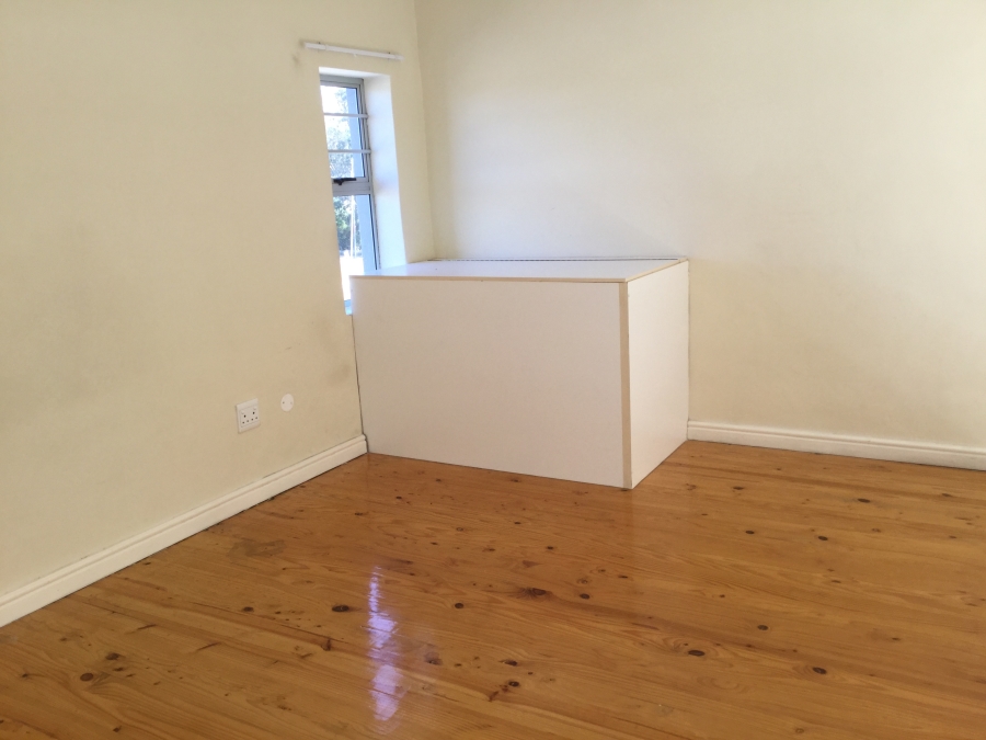 To Let 1 Bedroom Property for Rent in Humewood Eastern Cape